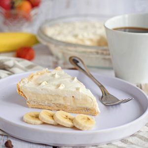 Banana Cream Pie II (Makes one single crust cream pie)