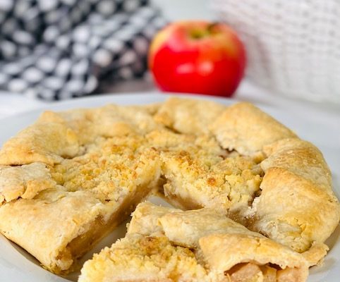 Melanie Wanders Shares Her Apple Crumb Crostata Recipe